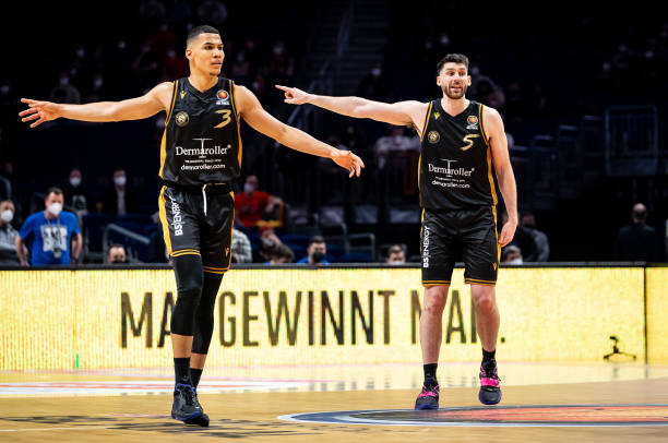 与塞尔吉尼 与塞尔吉尼