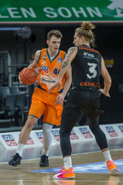 即便波兰正 即便波兰正